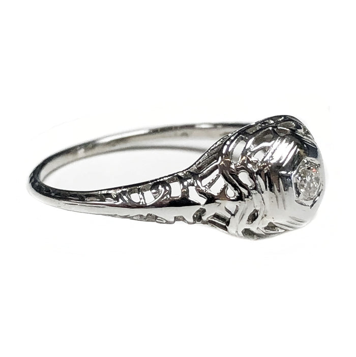 Art Deco White Gold & Diamond Filigree Ring