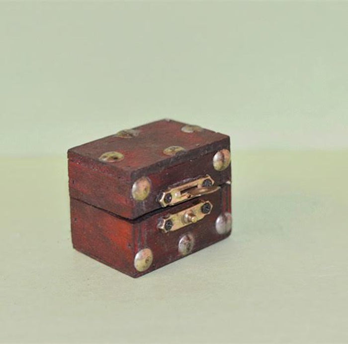 1:12 Dollhouse Miniature Antique Stud Clad Hope Chest BD N003