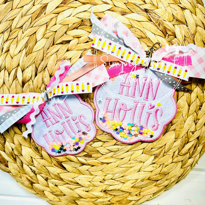 2354 - NAME SCALLOP CIRCLE - BAG TAG