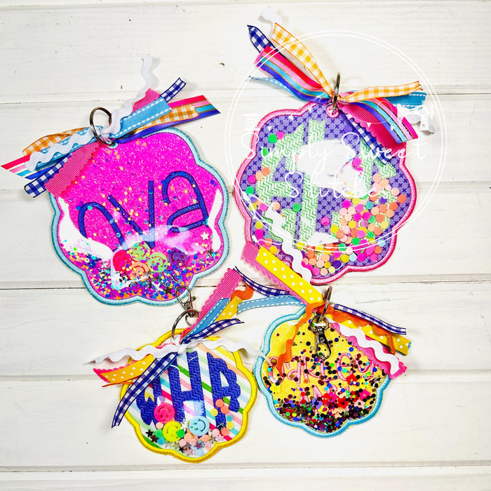 2354 - NAME SCALLOP CIRCLE - BAG TAG