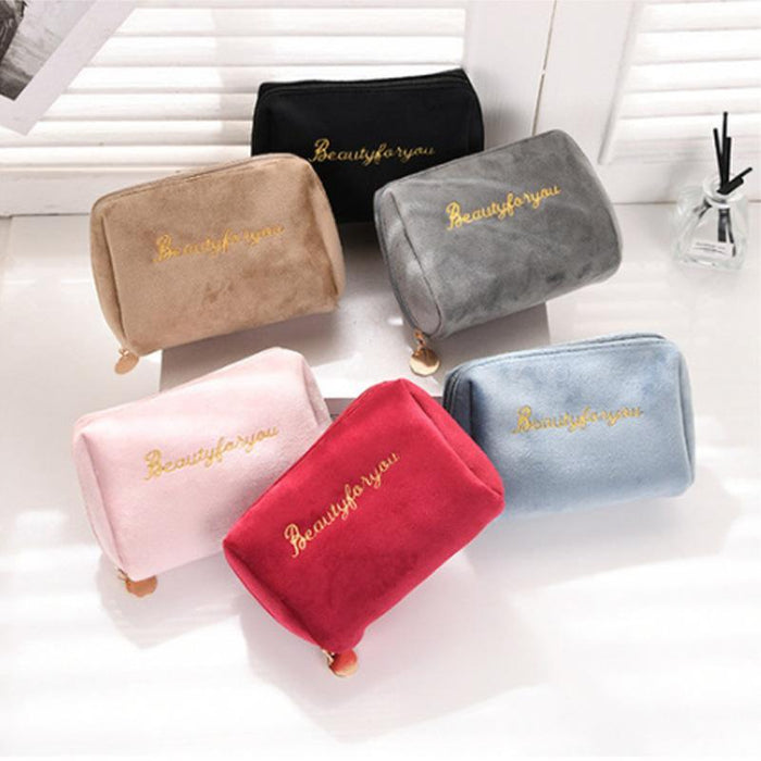 Trousse de Toilette Brodée en Flanelle ciaovie